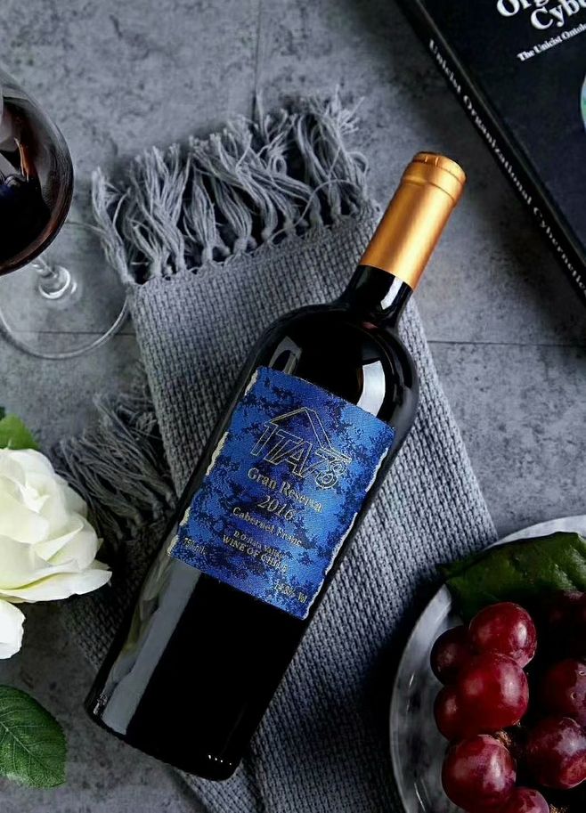 專業(yè)攝影技巧 如何完美呈現(xiàn)紅酒的優(yōu)雅與魅力