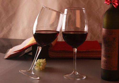 紅酒為何只倒三分之一杯？這并非裝腔作勢，而是深藏智慧